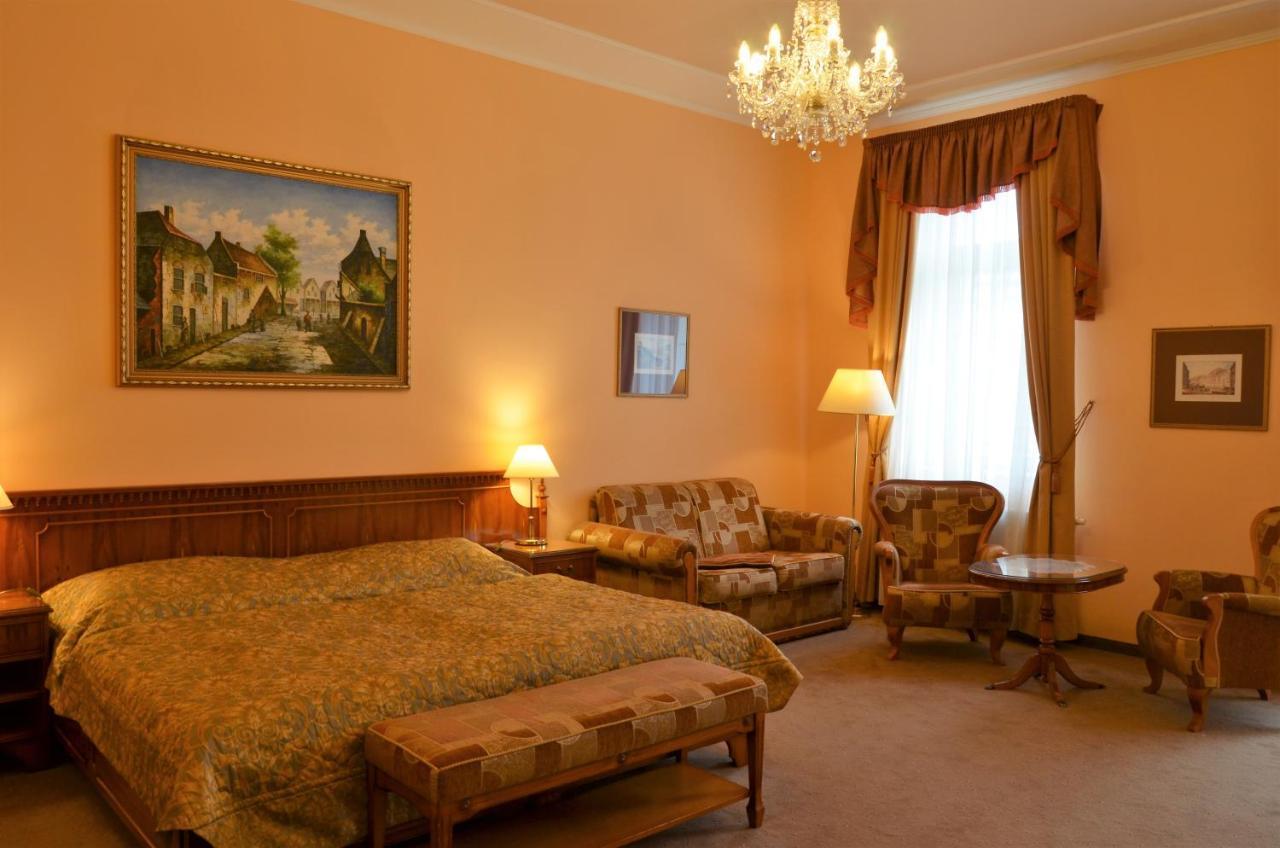 Готель Bristol Georgy House Карлові Вари Екстер'єр фото