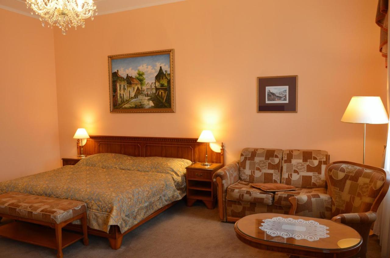 Готель Bristol Georgy House Карлові Вари Екстер'єр фото