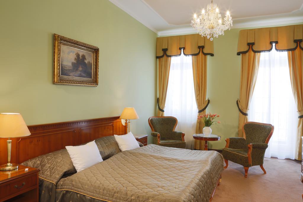 Готель Bristol Georgy House Карлові Вари Екстер'єр фото