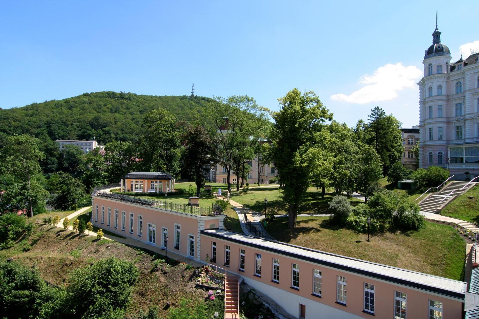 Готель Bristol Georgy House Карлові Вари Екстер'єр фото