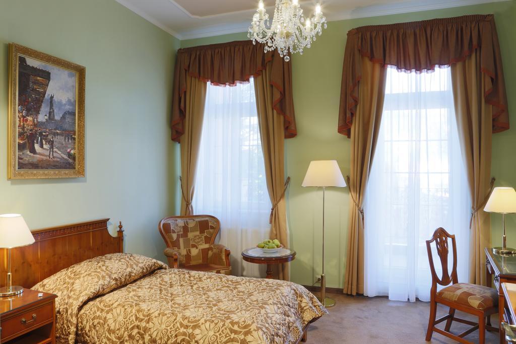 Готель Bristol Georgy House Карлові Вари Екстер'єр фото